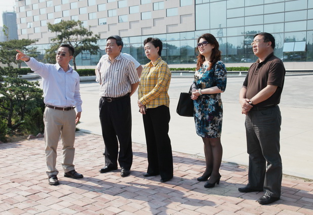 The delegation of academician of Chinese Academy of Sciences Rao Zihe visited the Park